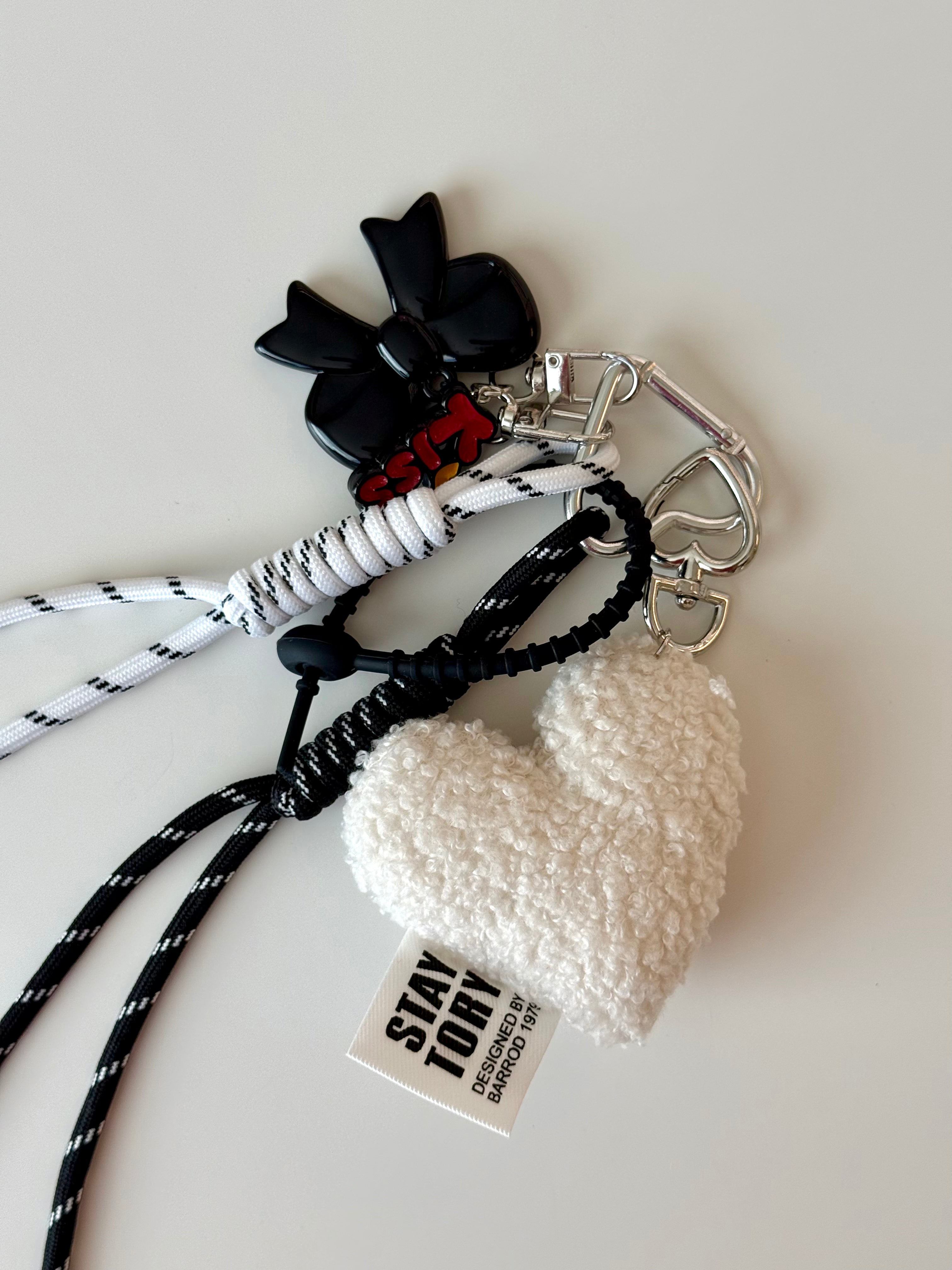 Soft Heart Charm Keychain 🖤🤍